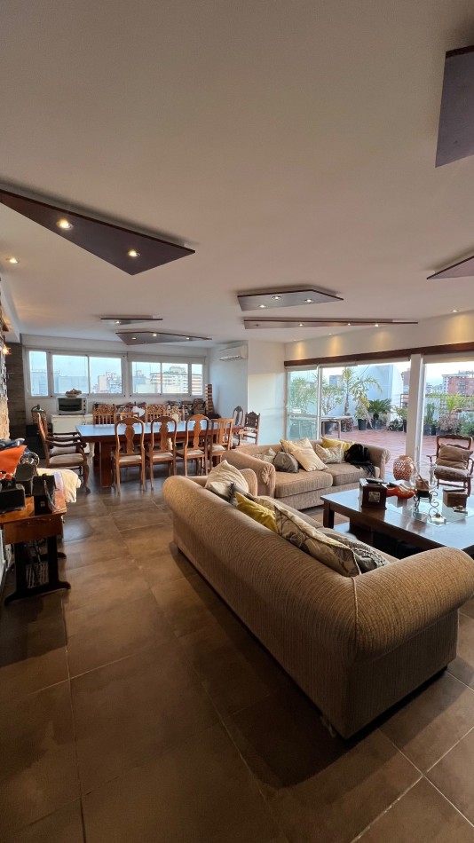 Exclusivo departamento en VENTA con terraza y quincho propios !En Barrio Norte