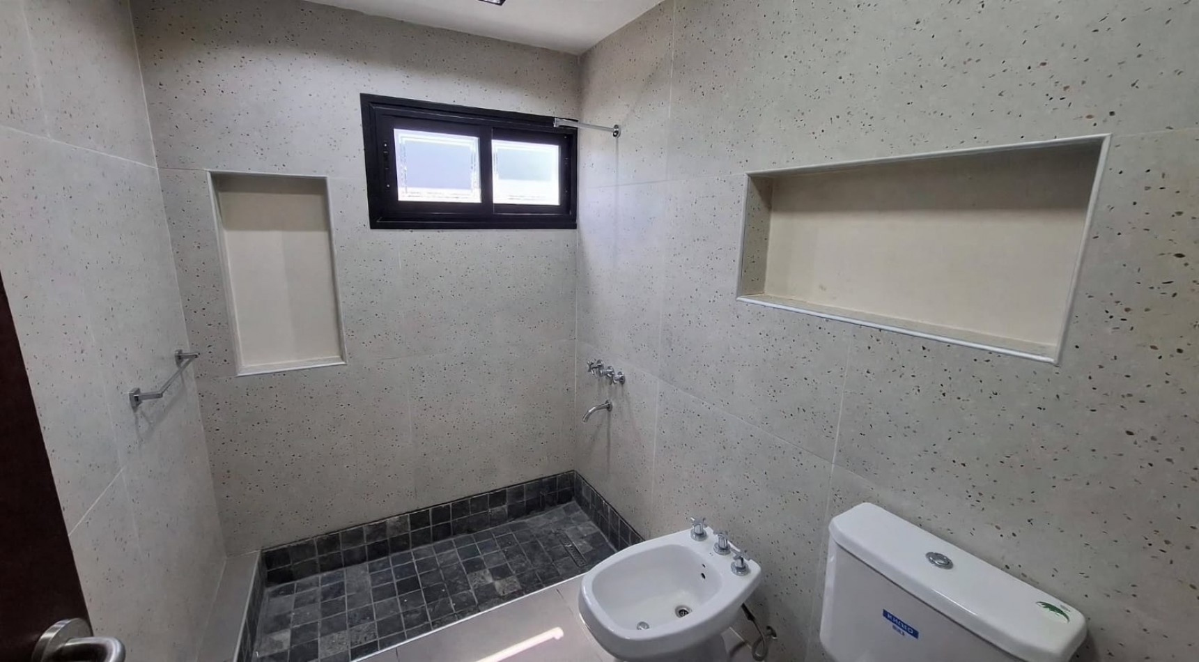 CASA EN VENTA LOS NOGALES COUNTRY PORTAL DEL SOL - APTA CREDITO HIPOTECARIO 