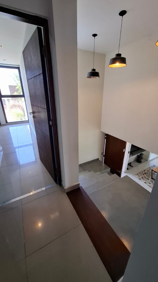 CASA EN VENTA LOS NOGALES COUNTRY PORTAL DEL SOL - APTA CREDITO HIPOTECARIO 