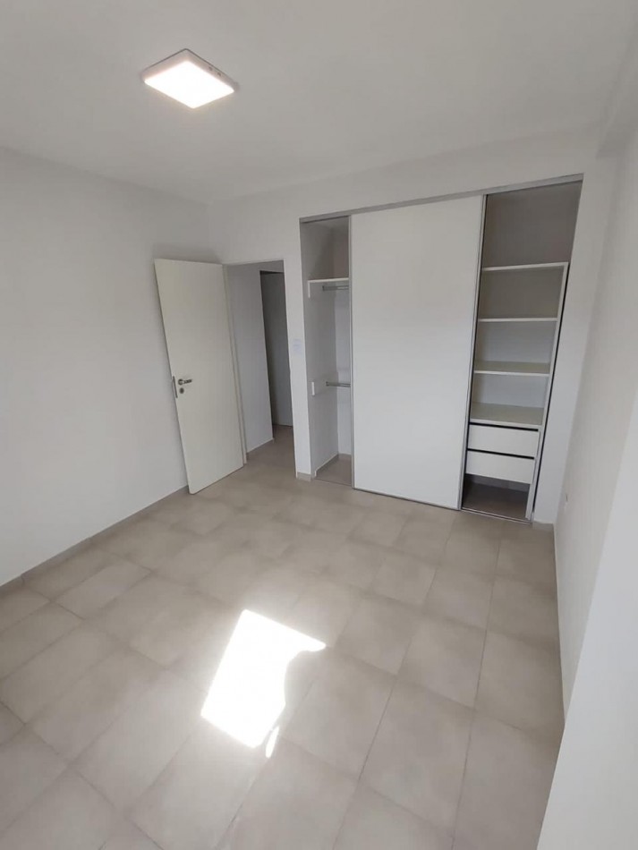 VENTA DE DEPARTAMENTO 1 DORMITORIO, BARRIO SUR 