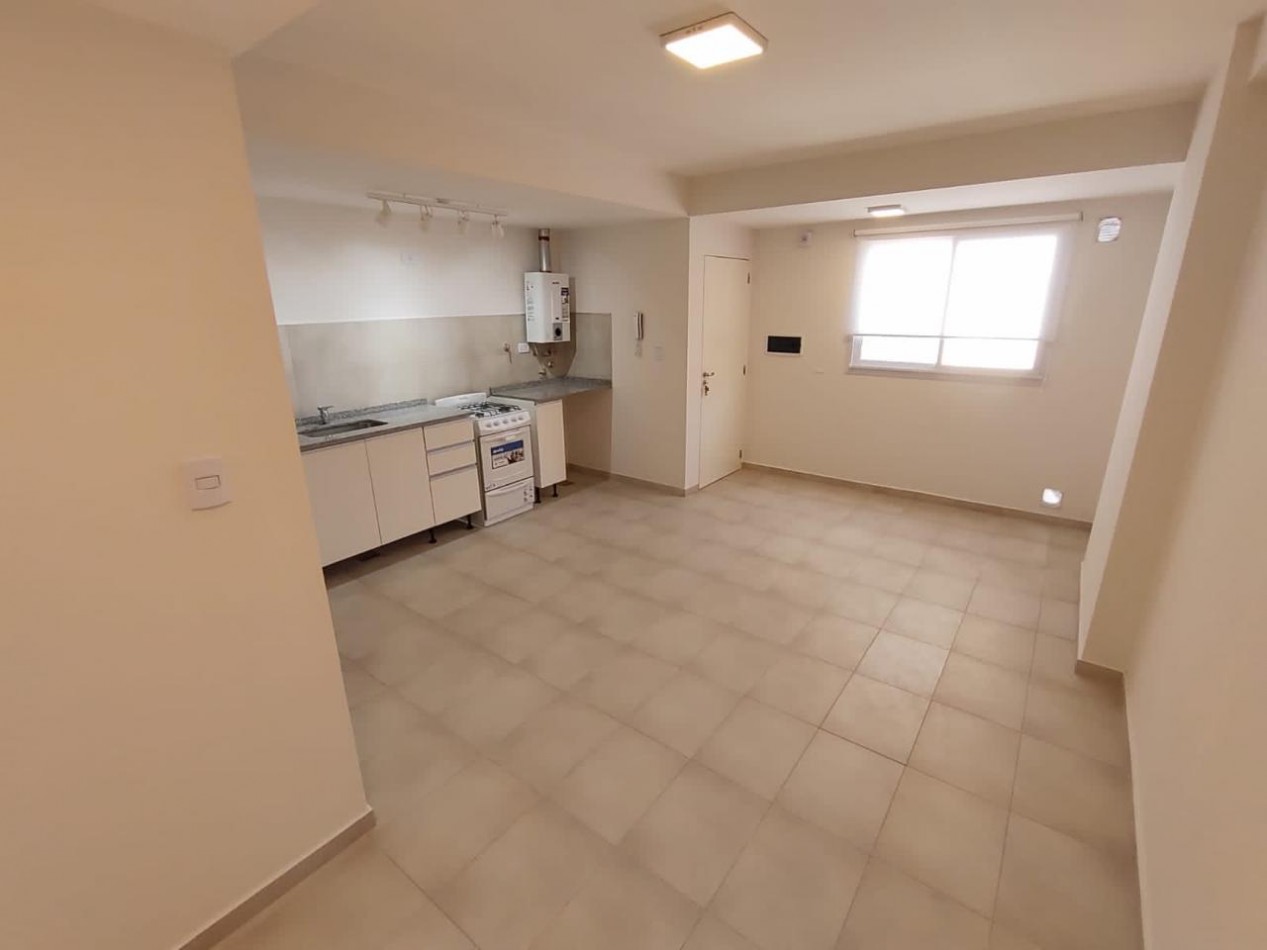VENTA DE DEPARTAMENTO 1 DORMITORIO, BARRIO SUR 