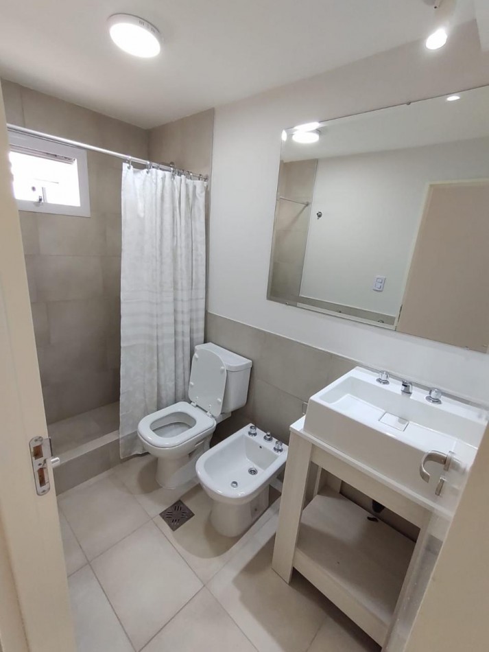 VENTA DE DEPARTAMENTO 1 DORMITORIO, BARRIO SUR 
