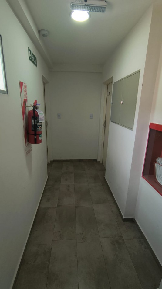 VENTA DE DEPARTAMENTO 1 DORMITORIO, BARRIO SUR 