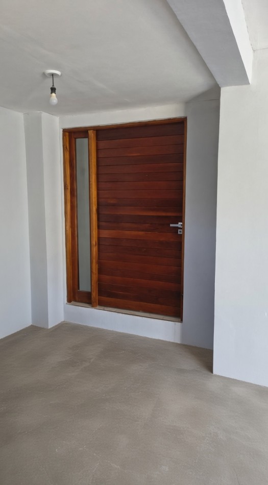 CASA EN VENTA BARRIO POLICIAL 3 (Pegado a Lomas de Tafi ) - CON GRAN REMODELACION 