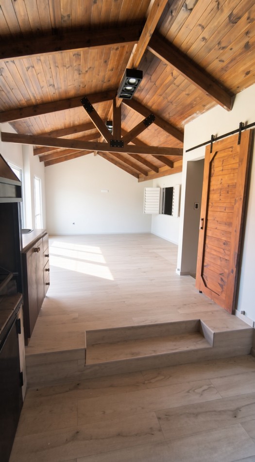 CASA EN VENTA BARRIO POLICIAL 3 (Pegado a Lomas de Tafi ) - CON GRAN REMODELACION 