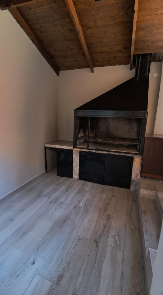 CASA EN VENTA BARRIO POLICIAL 3 (Pegado a Lomas de Tafi ) - CON GRAN REMODELACION 