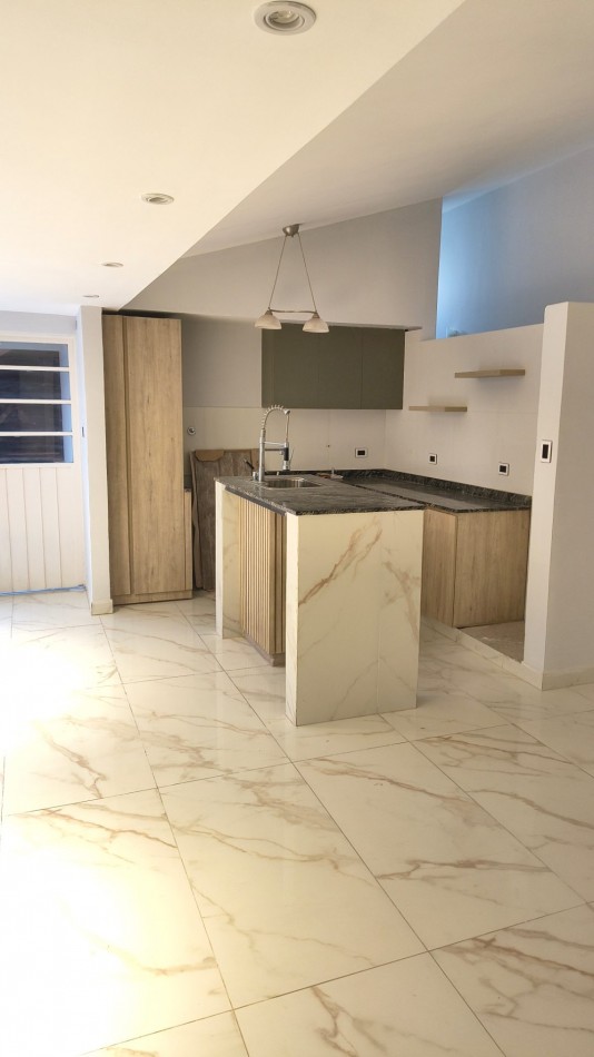 CASA EN VENTA BARRIO POLICIAL 3 (Pegado a Lomas de Tafi ) - CON GRAN REMODELACION 