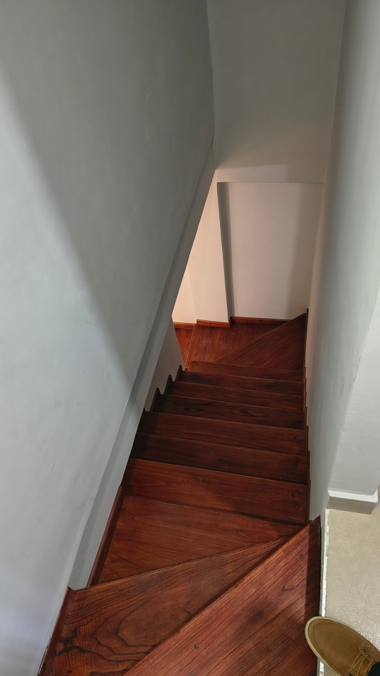 CASA EN VENTA BARRIO POLICIAL 3 (Pegado a Lomas de Tafi ) - CON GRAN REMODELACION 