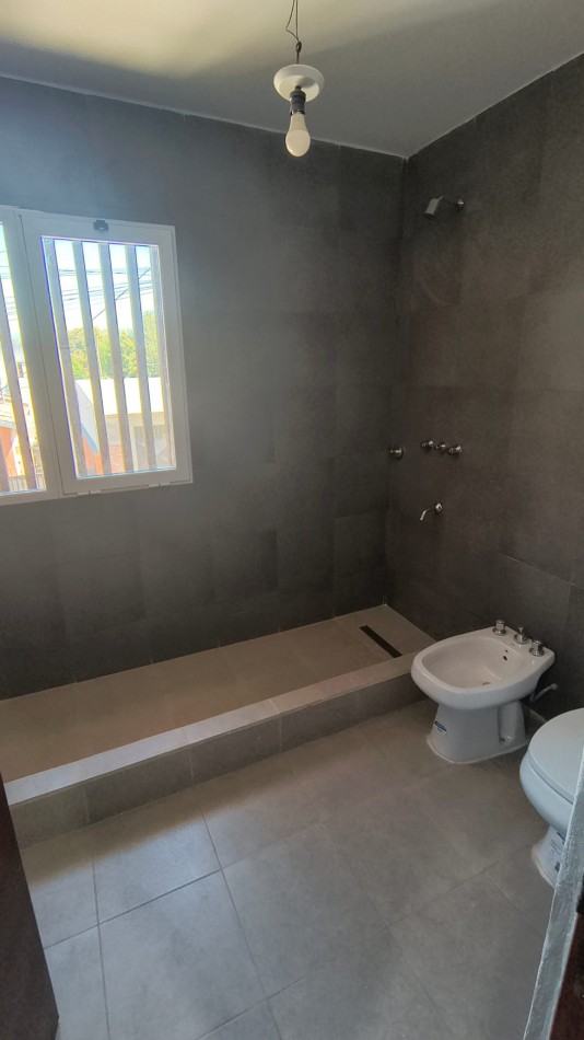 CASA EN VENTA BARRIO POLICIAL 3 (Pegado a Lomas de Tafi ) - CON GRAN REMODELACION 