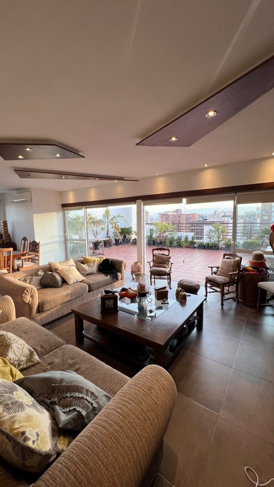 Exclusivo departamento en VENTA con terraza y quincho propios !En Barrio Norte