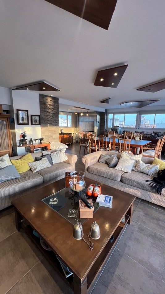 Exclusivo departamento en VENTA con terraza y quincho propios !En Barrio Norte
